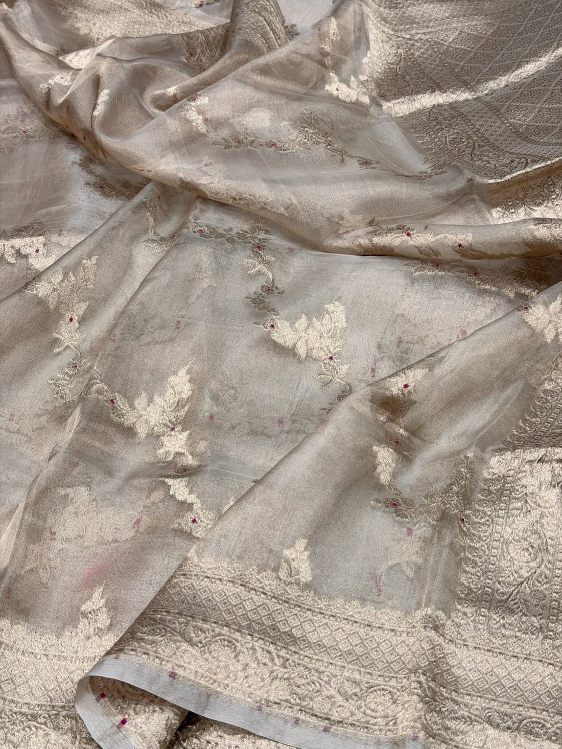 Champagne Gold Pure Banarasi Tissue Silk Saree | Pure Kora Tissue | Cutwork Technique | Lightweight Banarasi Saree