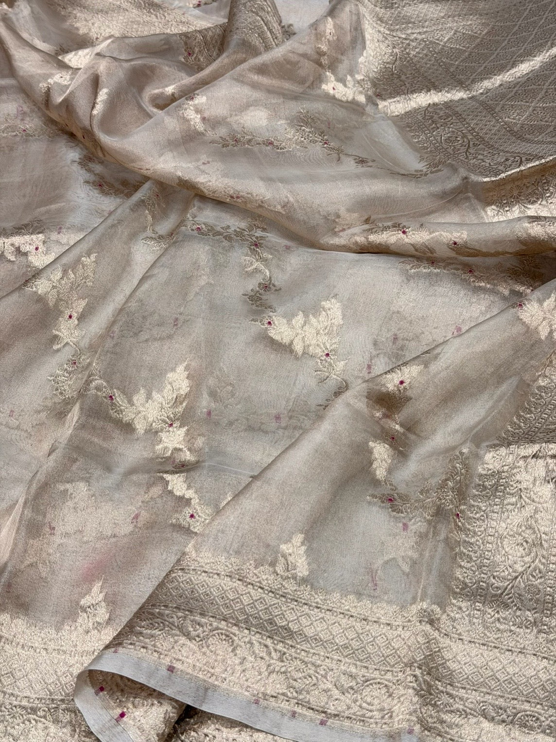 Champagne Gold Pure Banarasi Tissue Silk Saree | Pure Kora Tissue | Cutwork Technique | Lightweight Banarasi Saree