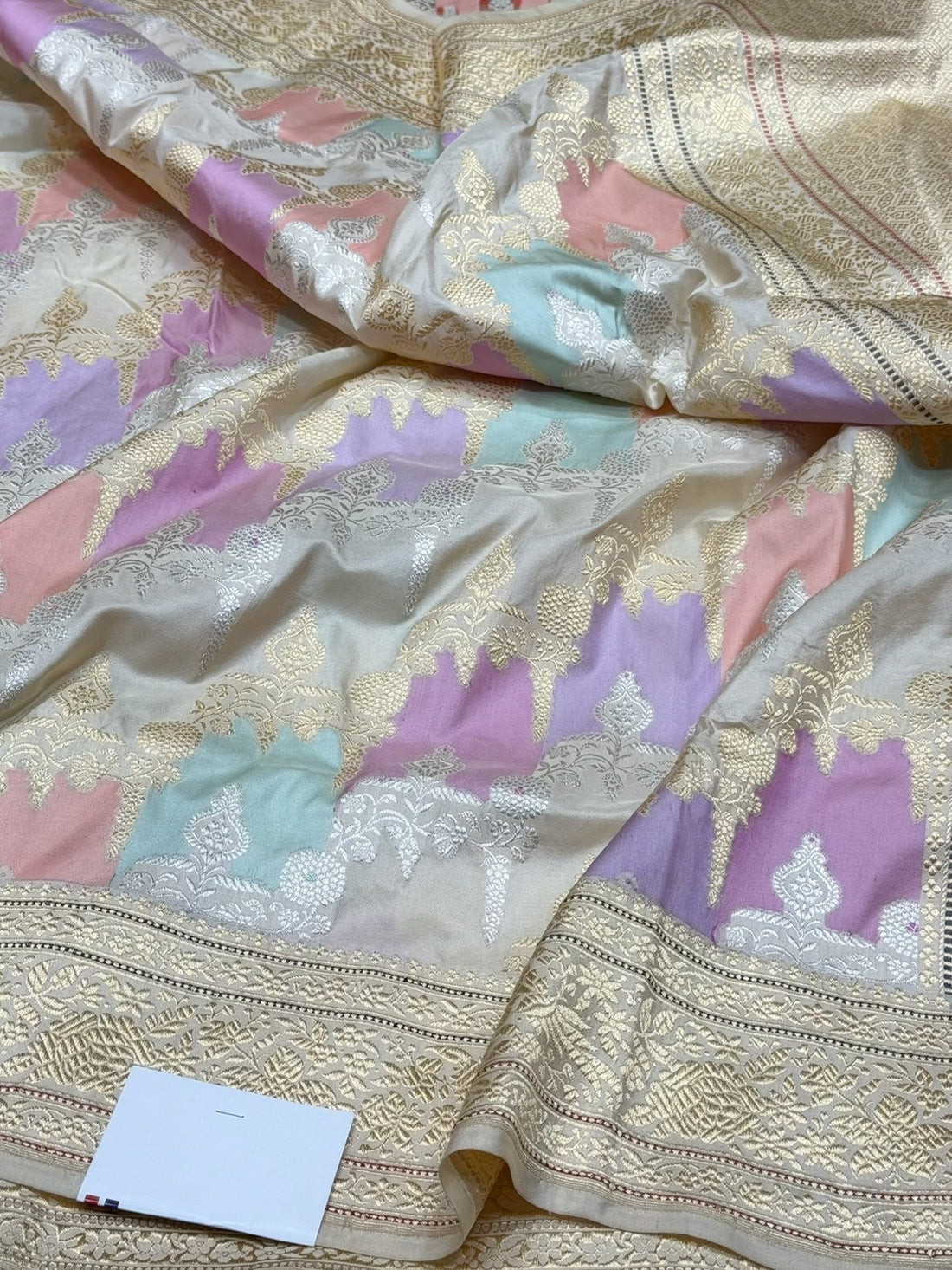 Ivory Handwoven Pure Banarasi Rangkaat Silk Saree – Pure Katan Silk