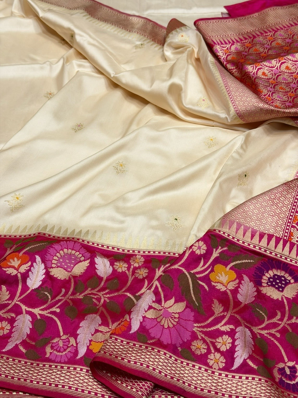 Ivory &amp; Red Handwoven Pure Banarasi Silk Saree – Kadwa Weave in 100% Katan Mulberry Silk