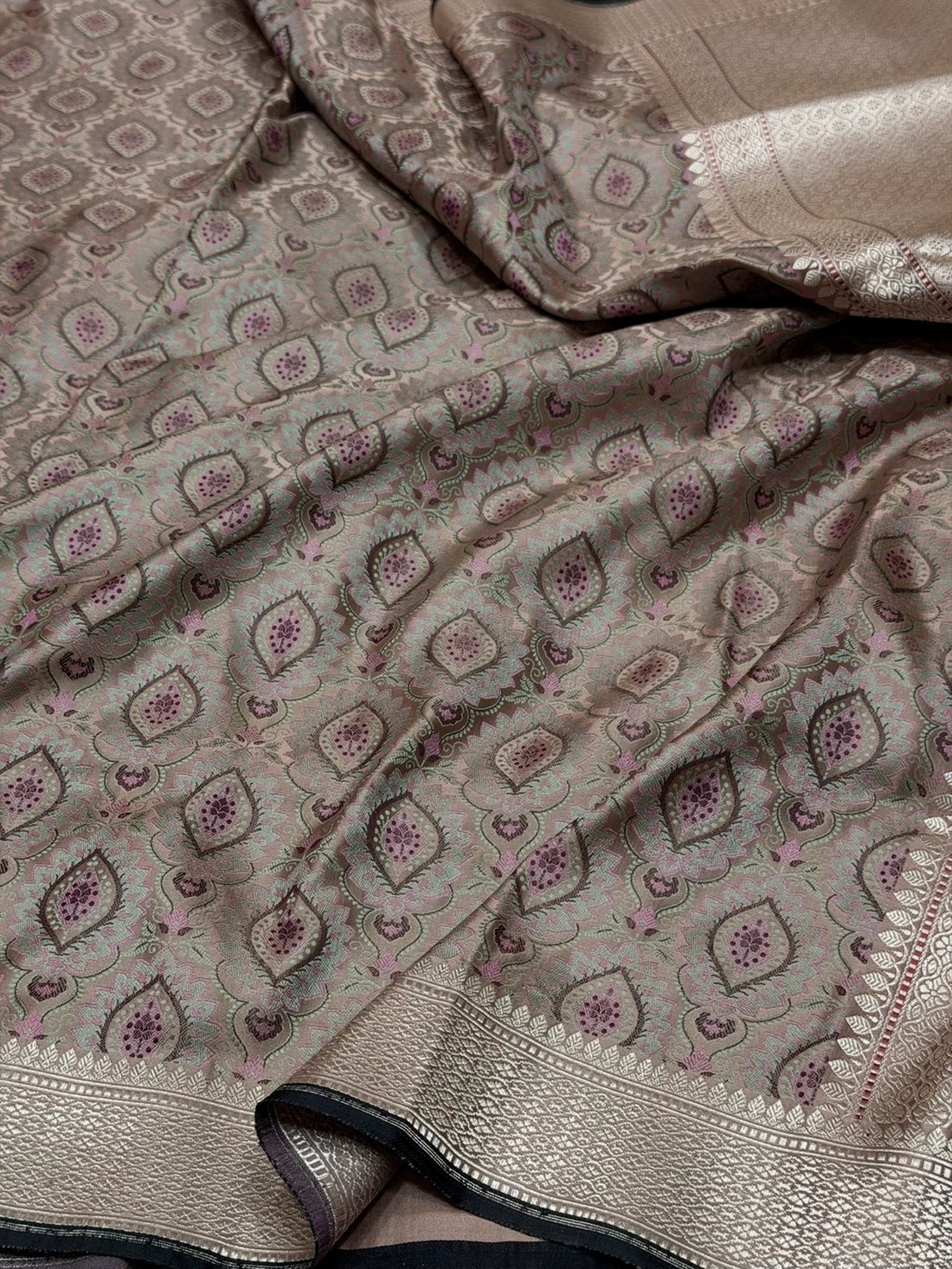 Dusty Rose Metallic Handwoven Banarasi Satin Tanchoi Silk Saree – Pure Satin Silk | Kadwa Weave | Metallic Tanchoi Banarasi Elegance