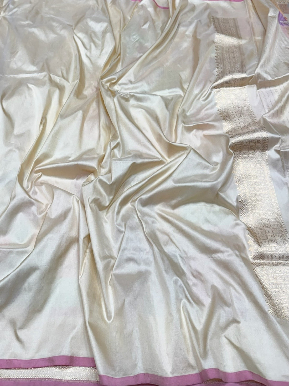 Ivory Rangkaat Handwoven Pure Banarasi Silk Saree