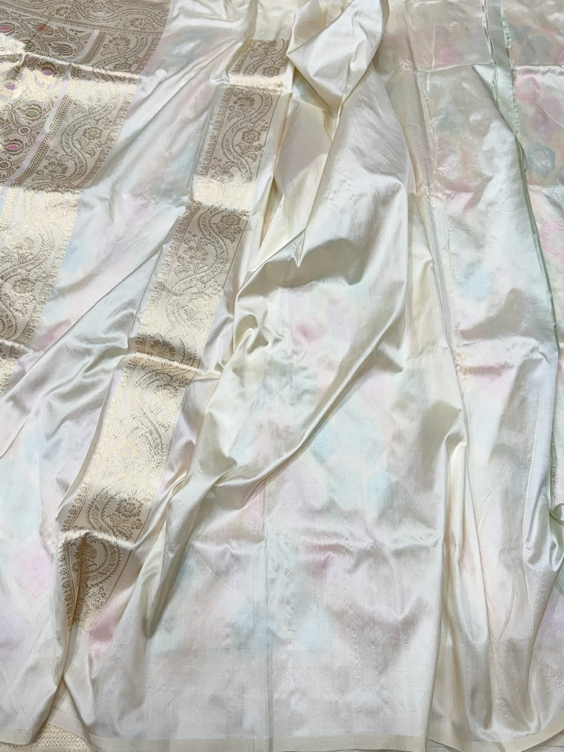 Ivory Handwoven Pure Banarasi Rangkaat Silk Saree