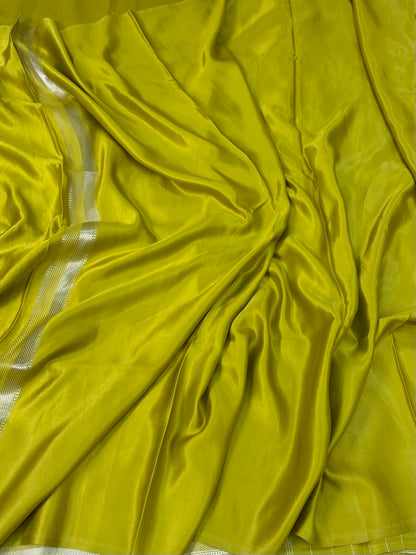 Mehndi Green Handwoven Pure Banarasi Mashru Satin Silk Saree