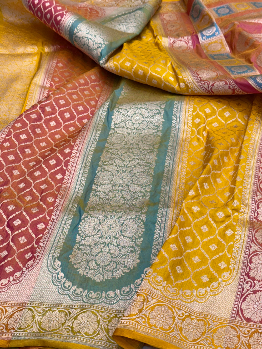 Banarasi Pure Rangkaat Silk Saree – Cutwork Weave in 100% Pure Katan Silk