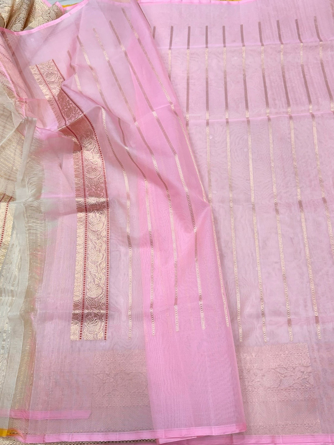 Ivory Handwoven Pure Banarasi Organza Silk Saree – Kadwa Weave in Kora Mulberry Silk