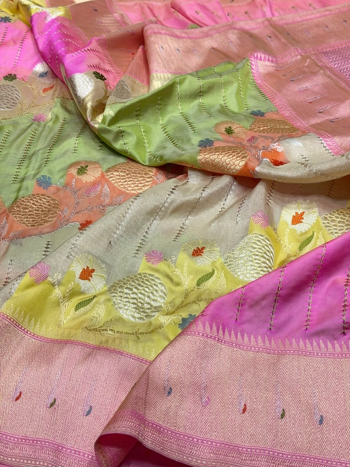 Baby Pink Handwoven Pure Banarasi Rangkaat Silk Saree
