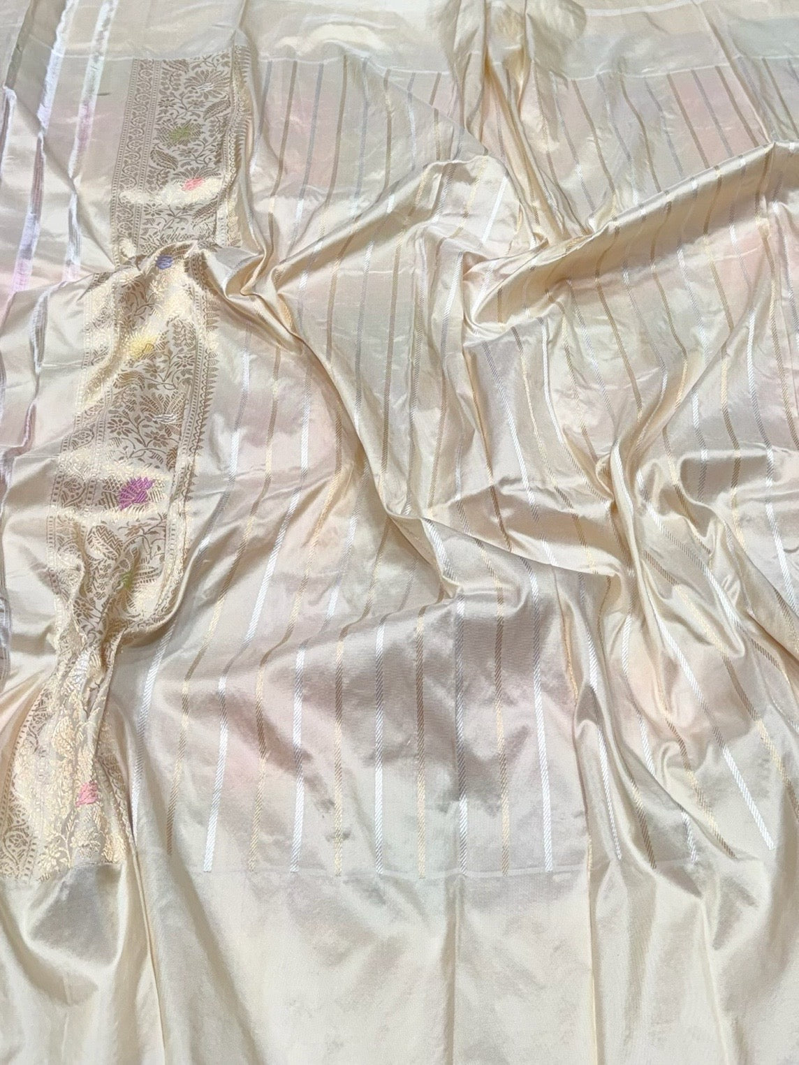 Ivory Handwoven Pure Banarasi Rangkaat Silk Saree – Pure Katan Silk