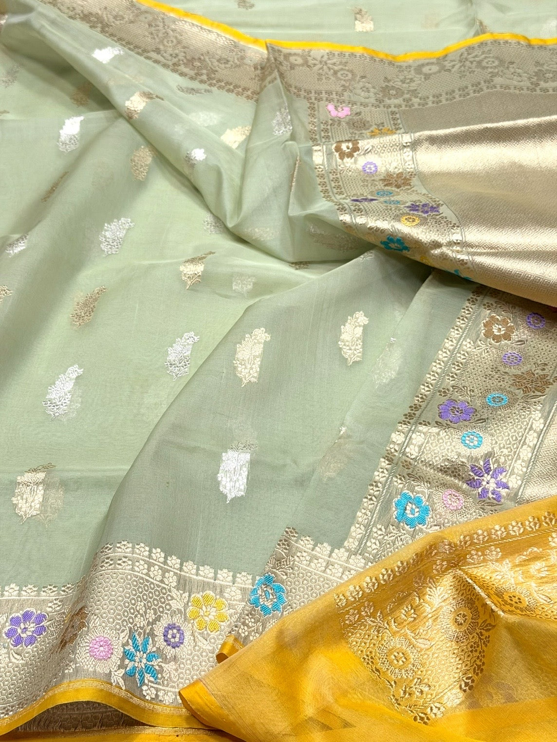 Pista Handwoven Pure Banarasi Organza Silk Saree – Kadwa Weave in Kora Mulberry Silk