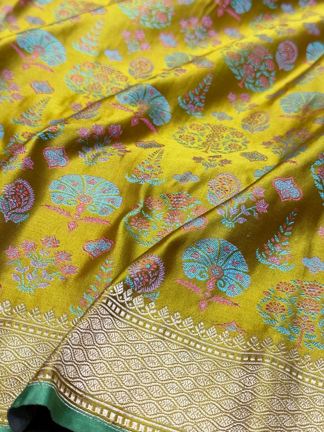 Mehndi Yellow Handwoven Pure Banarasi Satin Tanchoi Silk Saree – Kadwa Weave | Authentic Banaras Handloom