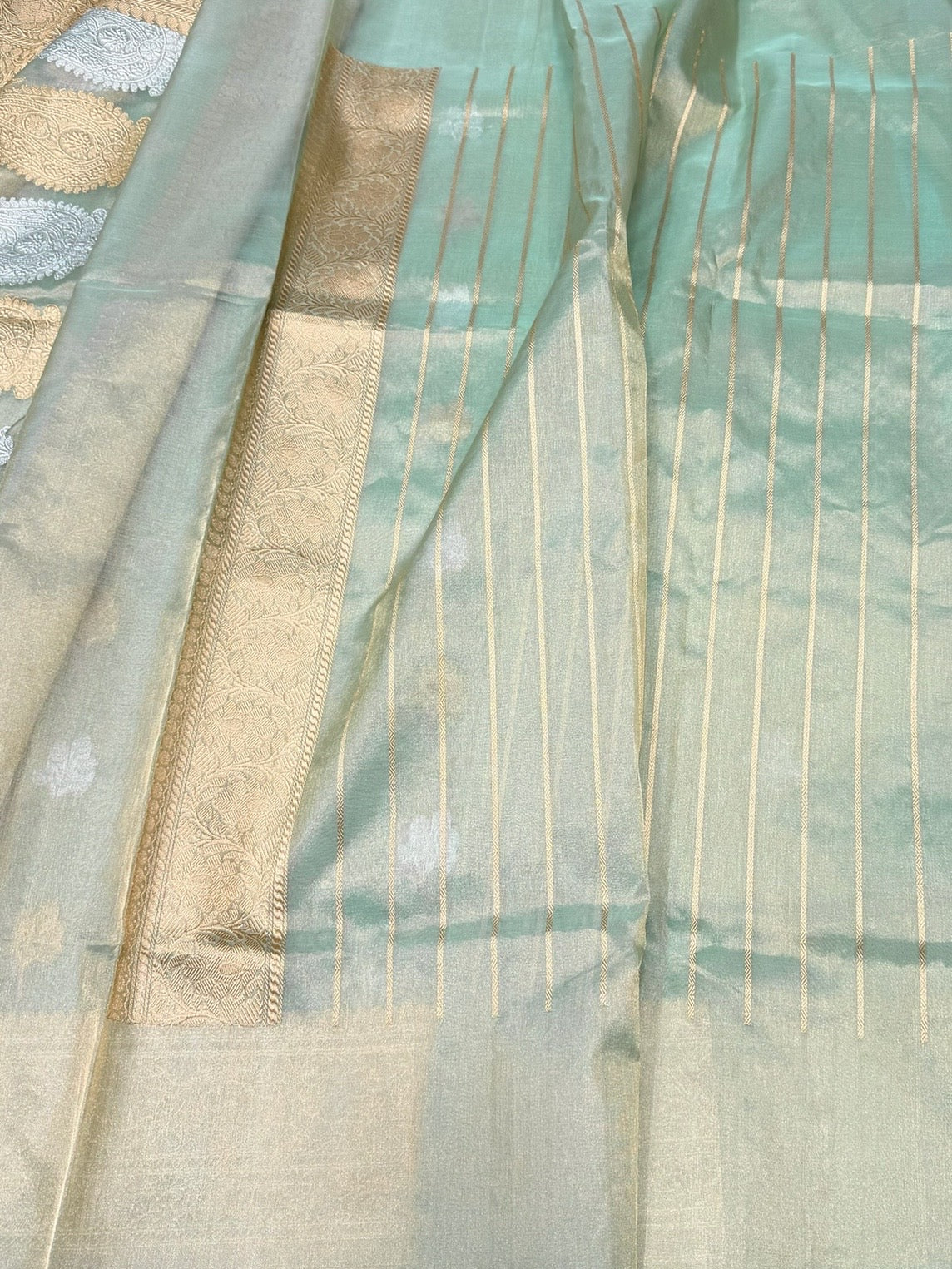 Sea Green Handwoven Pure Banarasi Tissue Saree