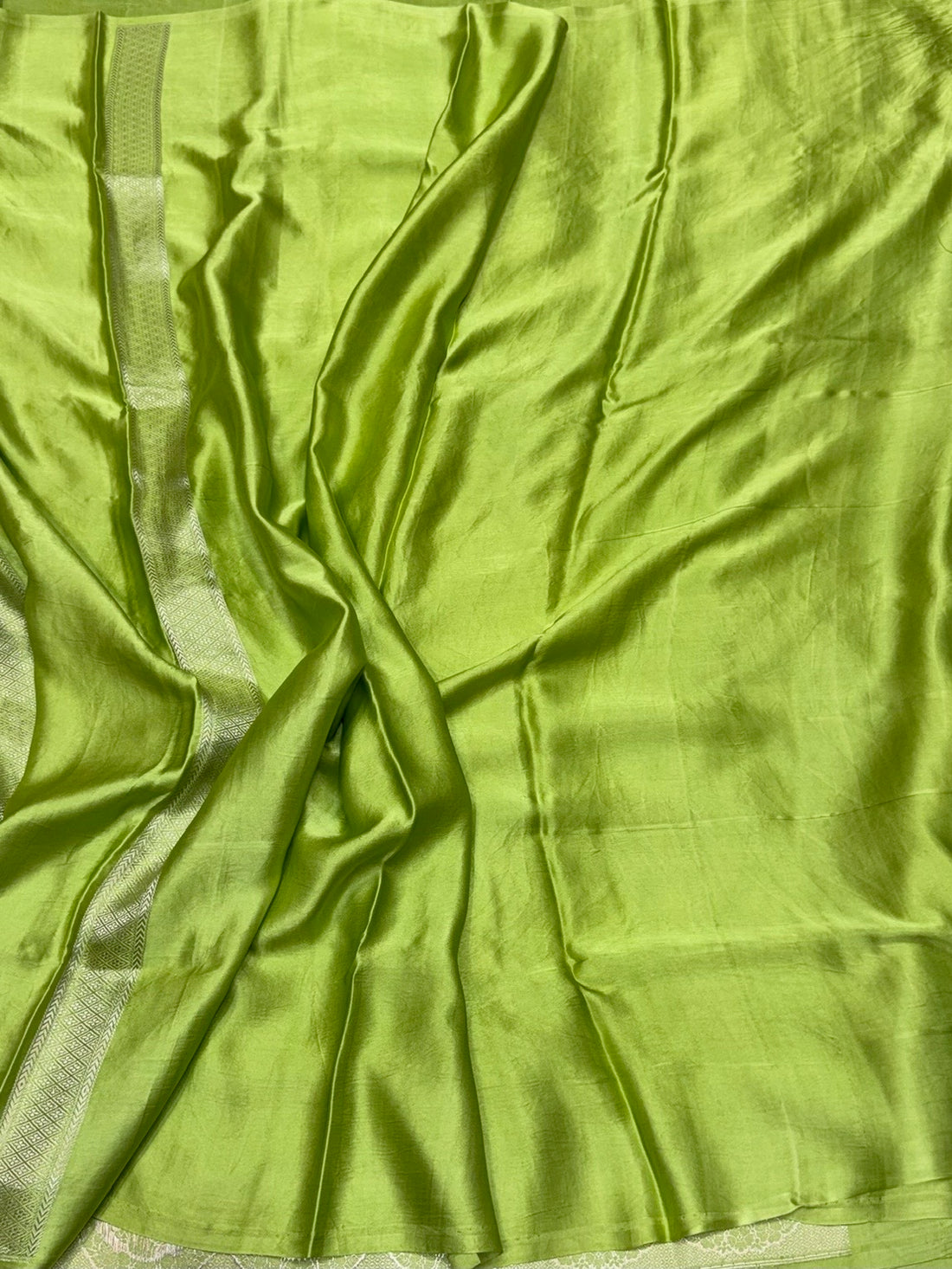 Parrot Green Handwoven Pure Mashru Banarasi Satin Silk Saree