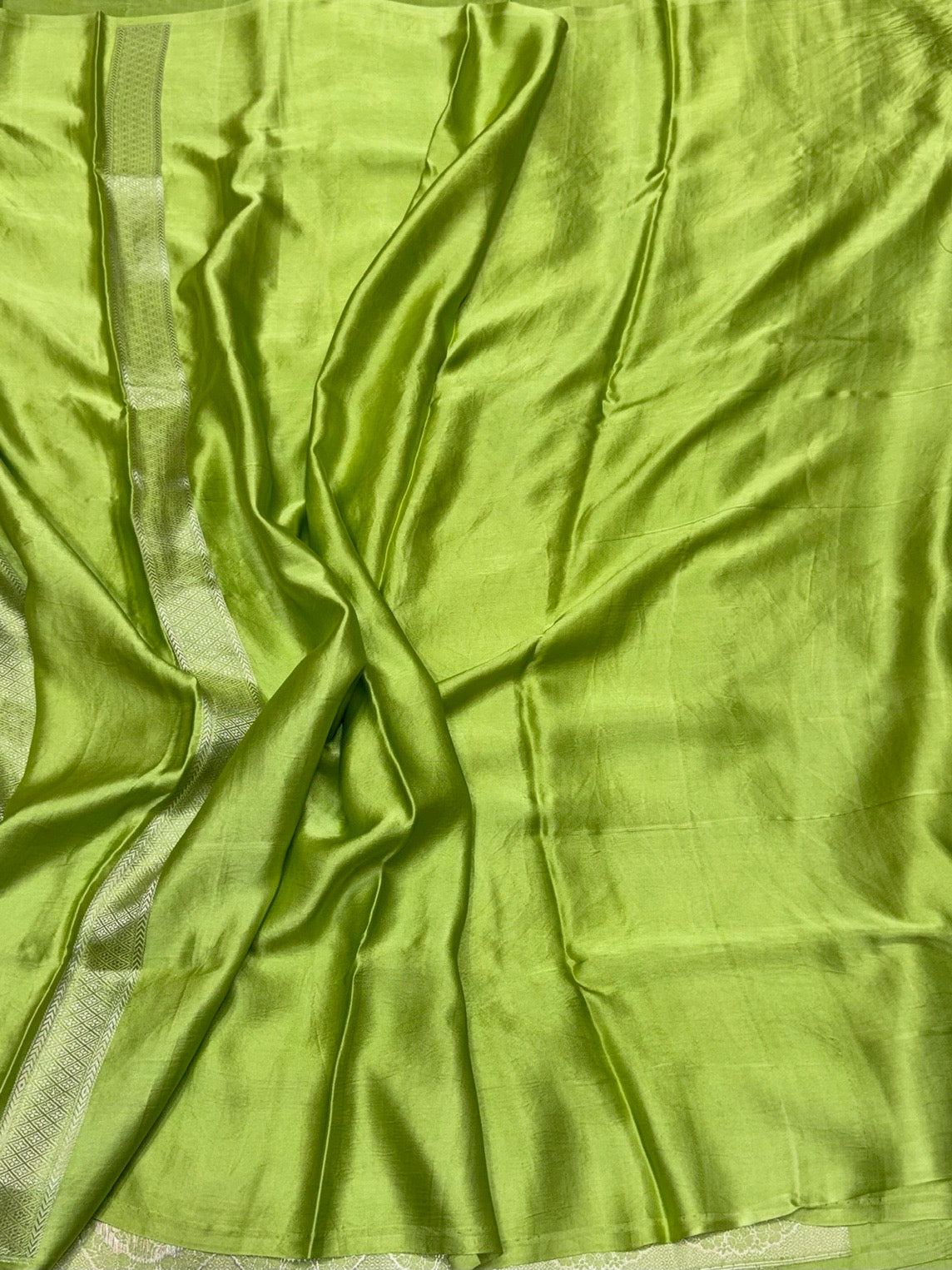 Parrot Green Handwoven Pure Mashru Banarasi Satin Silk Saree