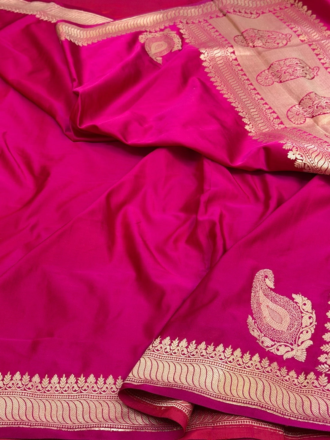 Rani Pink Handwoven Pure Banarasi Mashru Satin Silk Saree