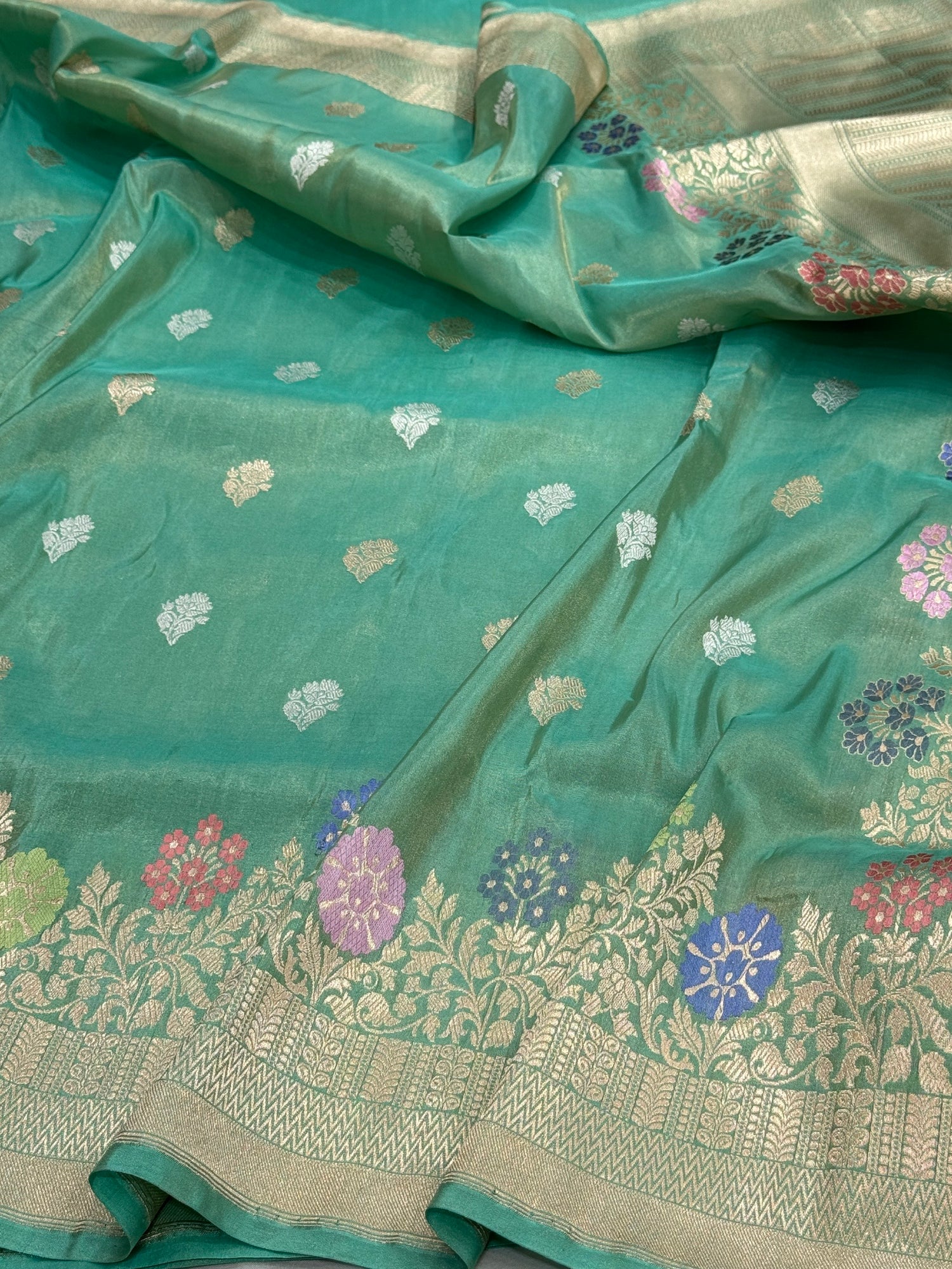 Sea Green Handwoven Pure Banarasi Tissue Saree