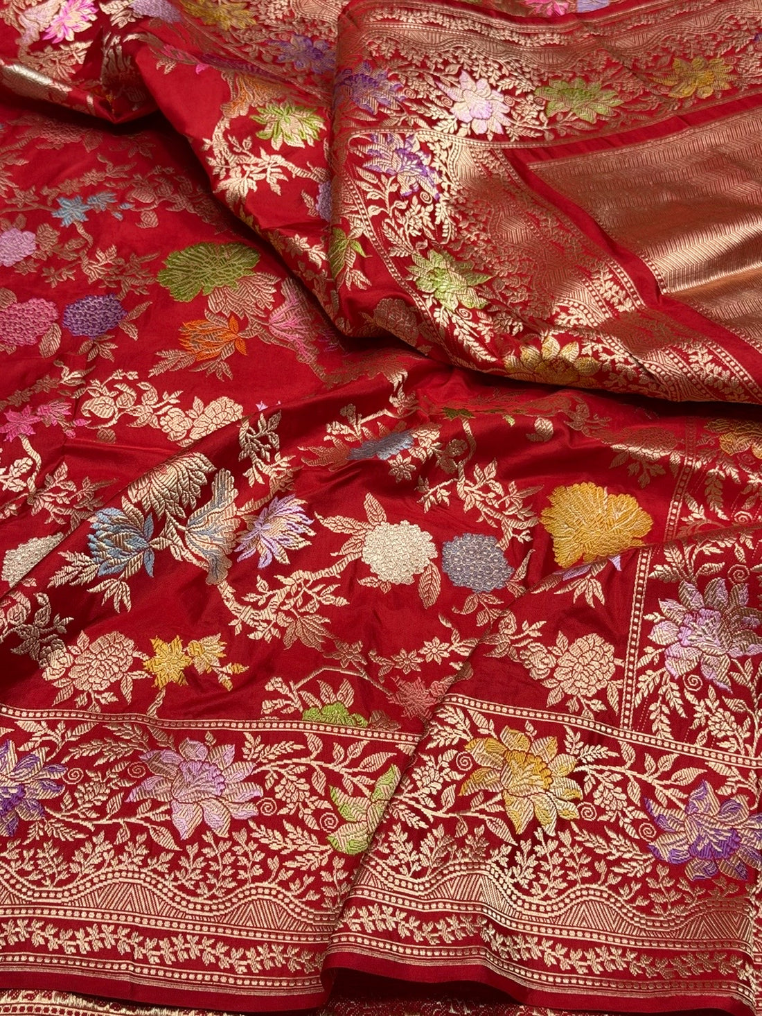 Red Handwoven Pure Banarasi Silk Saree in Kadwa Weave