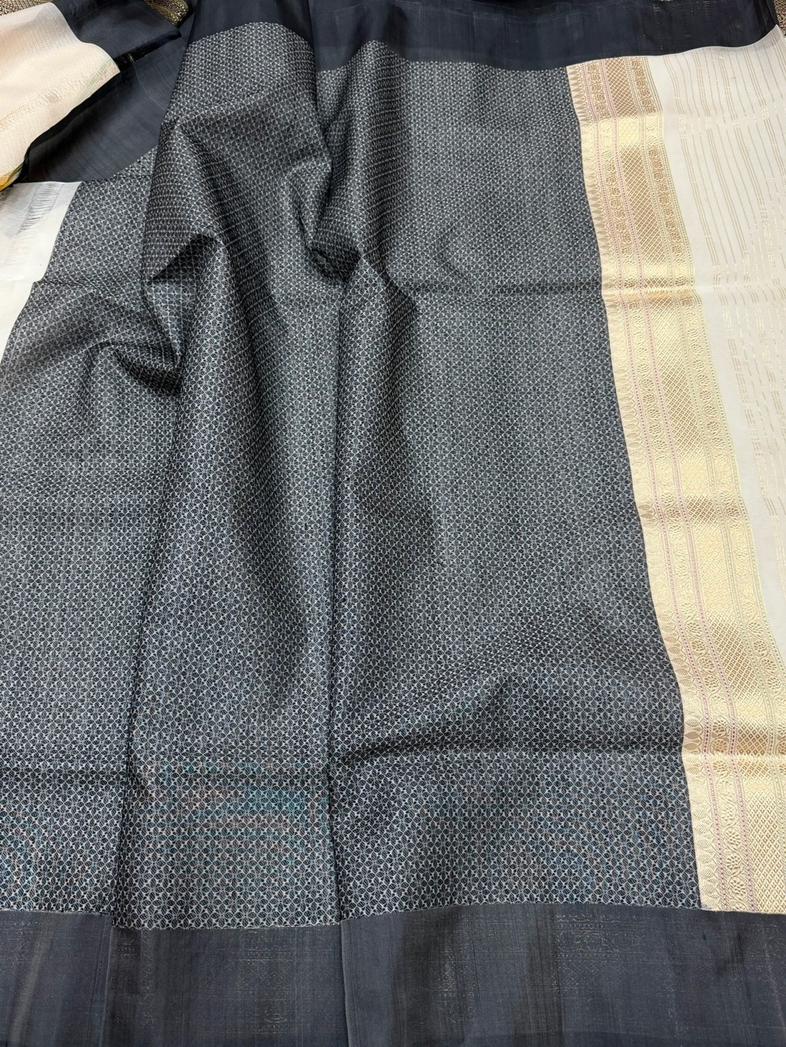 White Handwoven Pure Organza Silk Saree