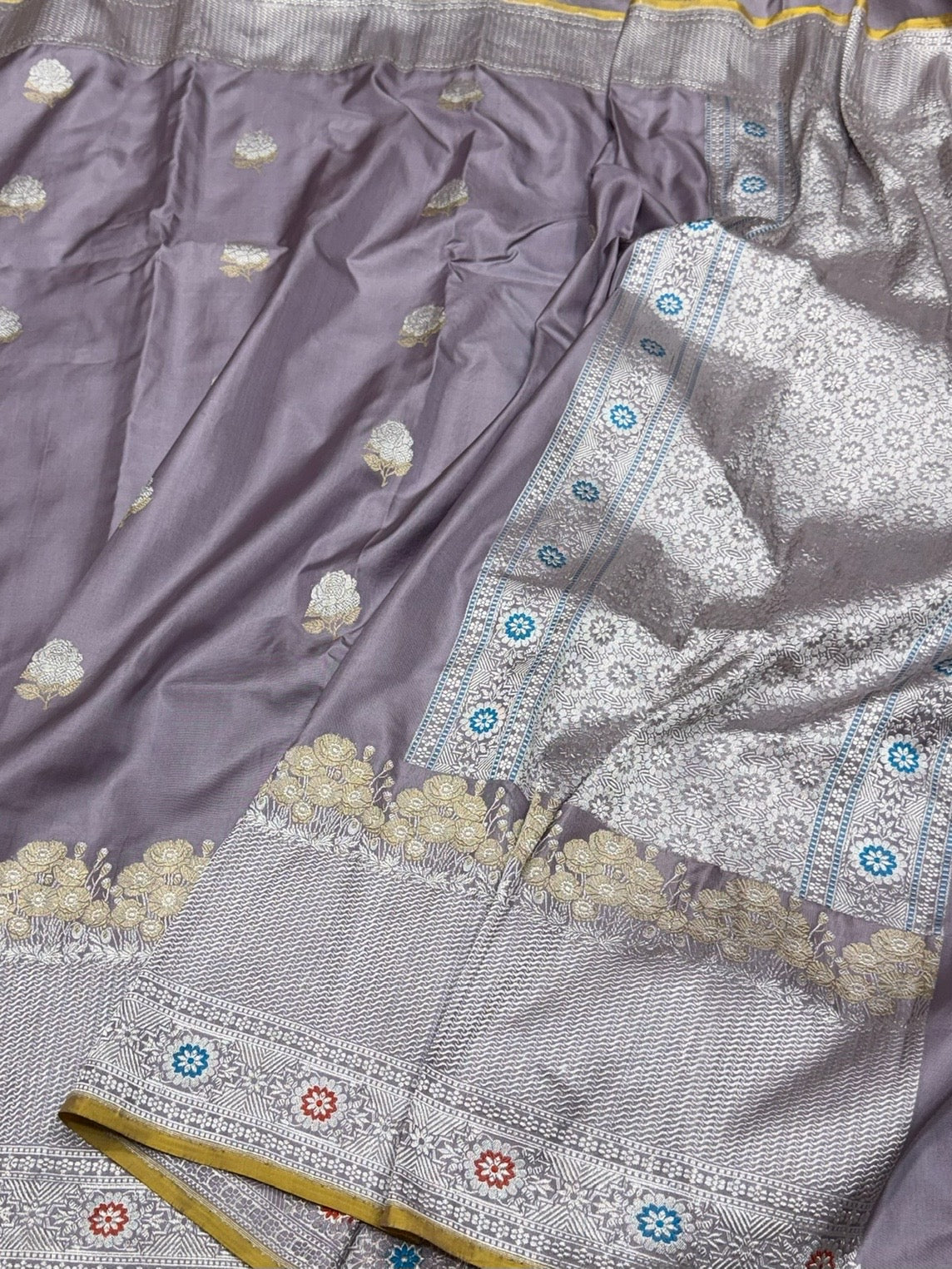 Dusty Lavender Handwoven Pure Banarasi Ektara Silk Saree