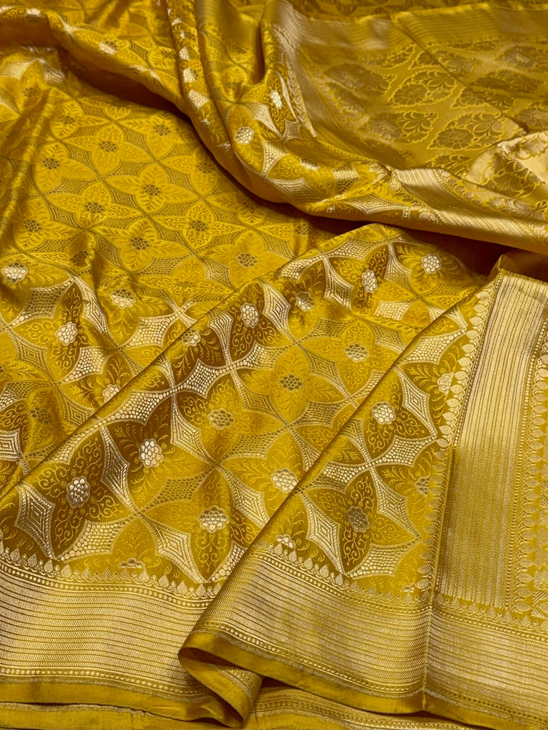 Yellow Handwoven Pure Banarasi Satin Tanchoi Silk Saree