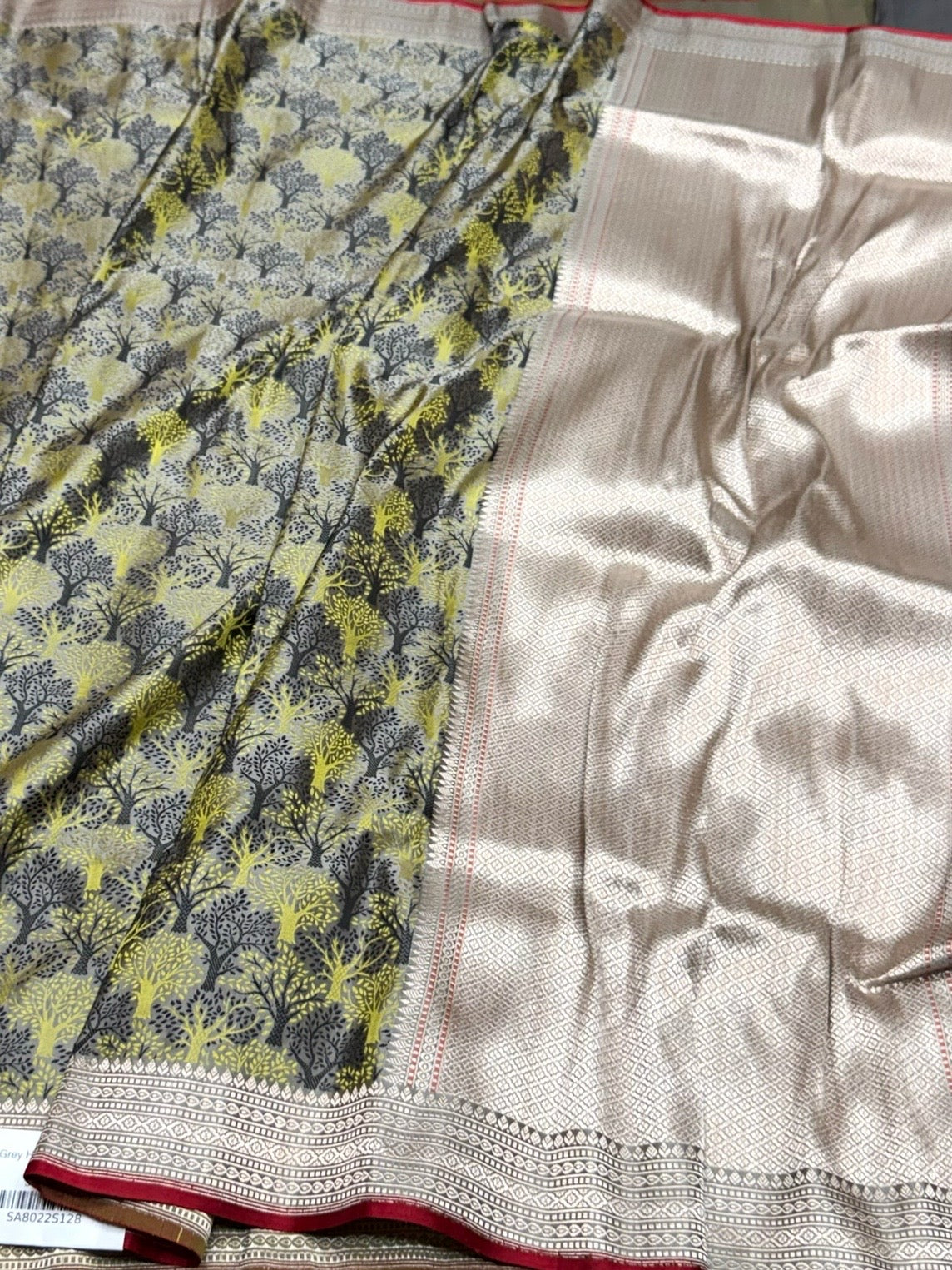Grey Handwoven Pure Banarasi Satin Tanchoi Silk Saree