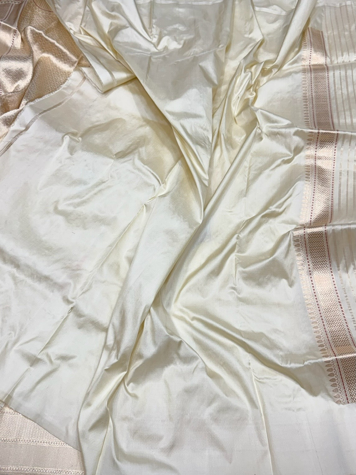 Ivory Handwoven Pure Banarasi Silk Saree in Kadwa Weave | Authentic Katan Mulberry Silk