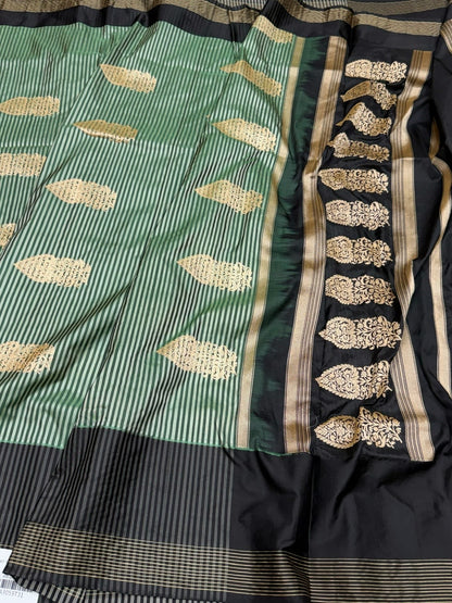Green Handwoven Pure Banarasi Silk Saree