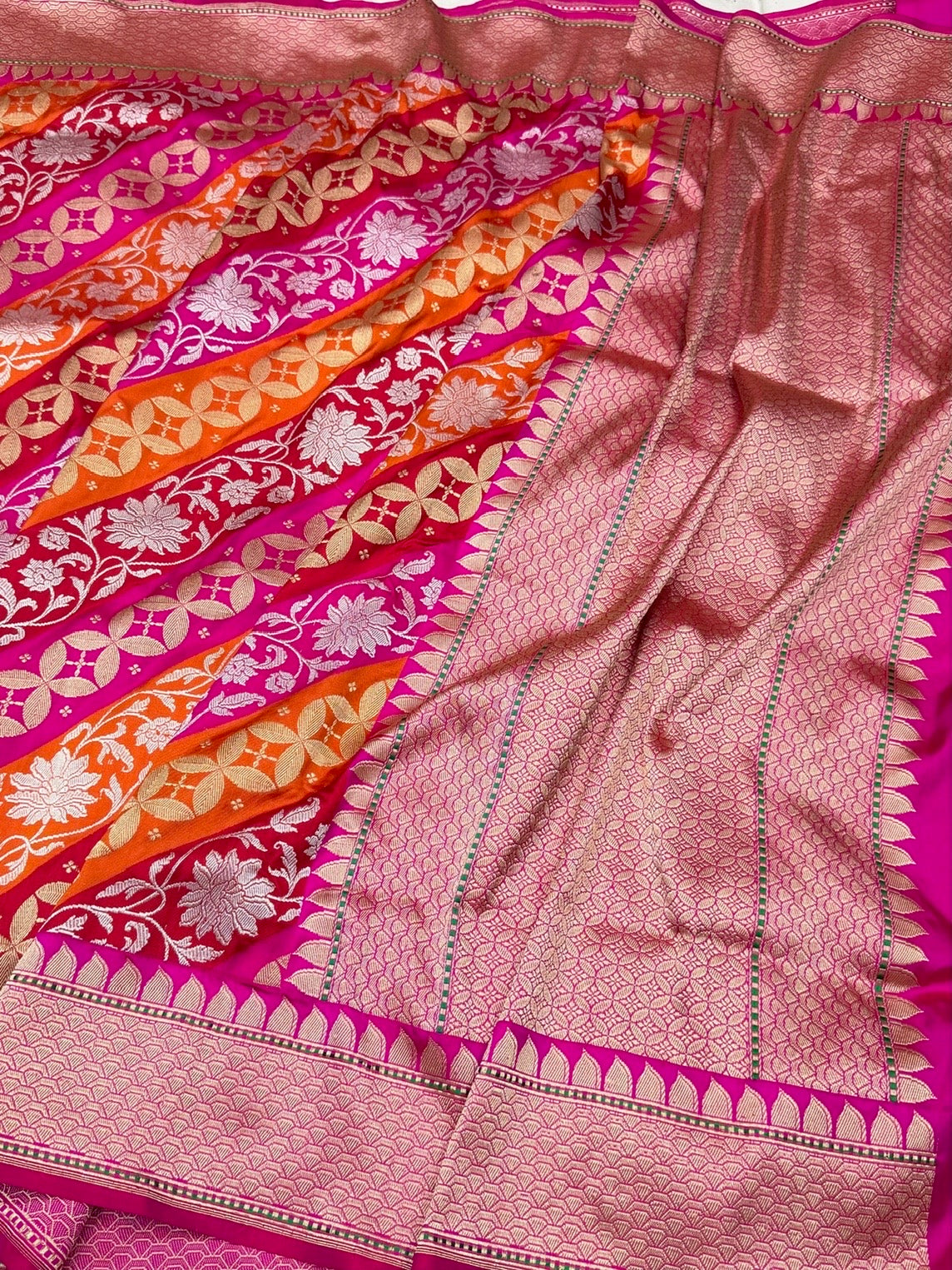 Rani Pink Handwoven Pure Banarasi Rangkaat Silk Saree