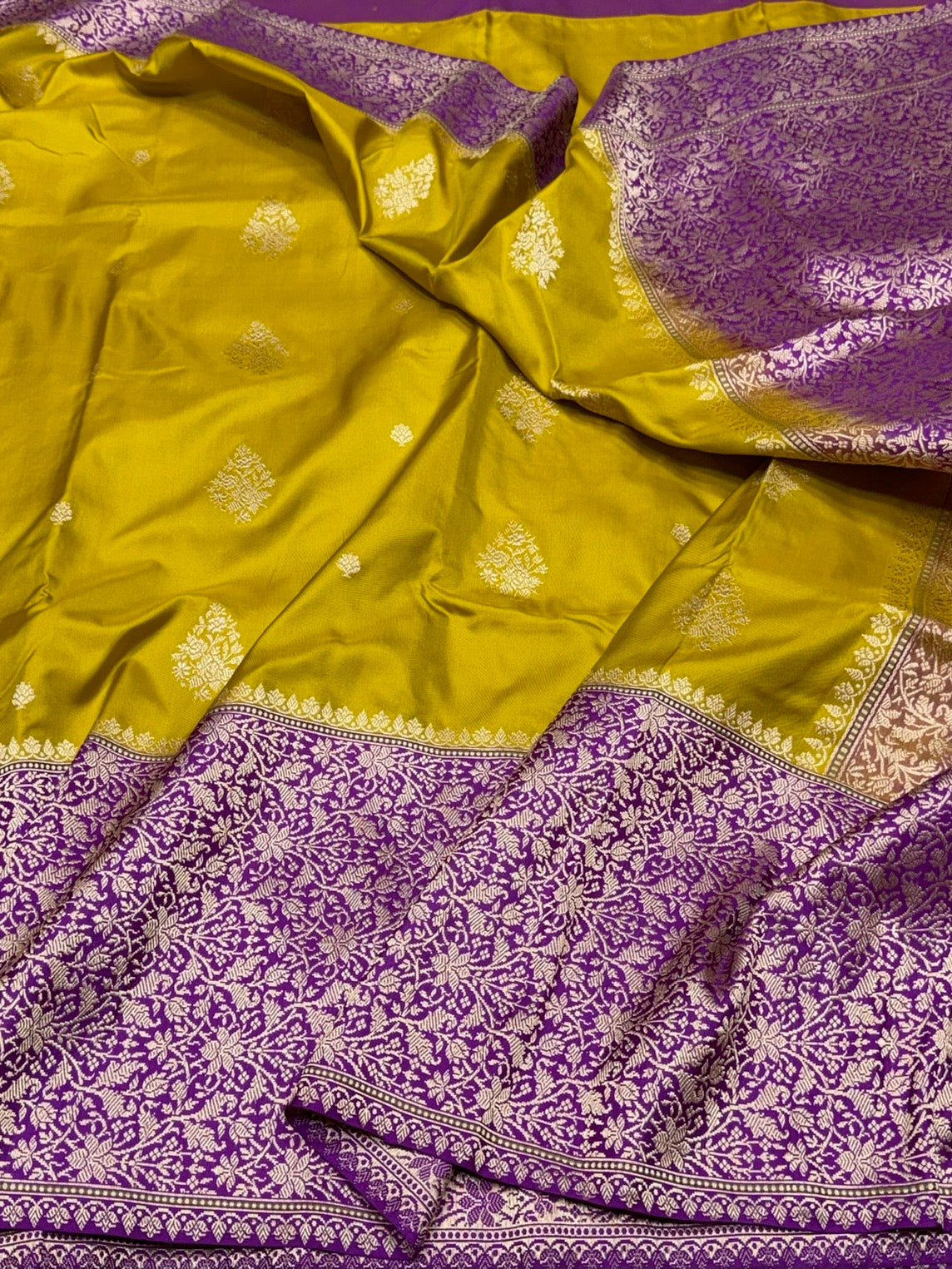 Mehndi Yellow Handwoven Pure Banarasi Ektara Silk Saree in Kadwa Weave – 100% Pure Mulberry Silk