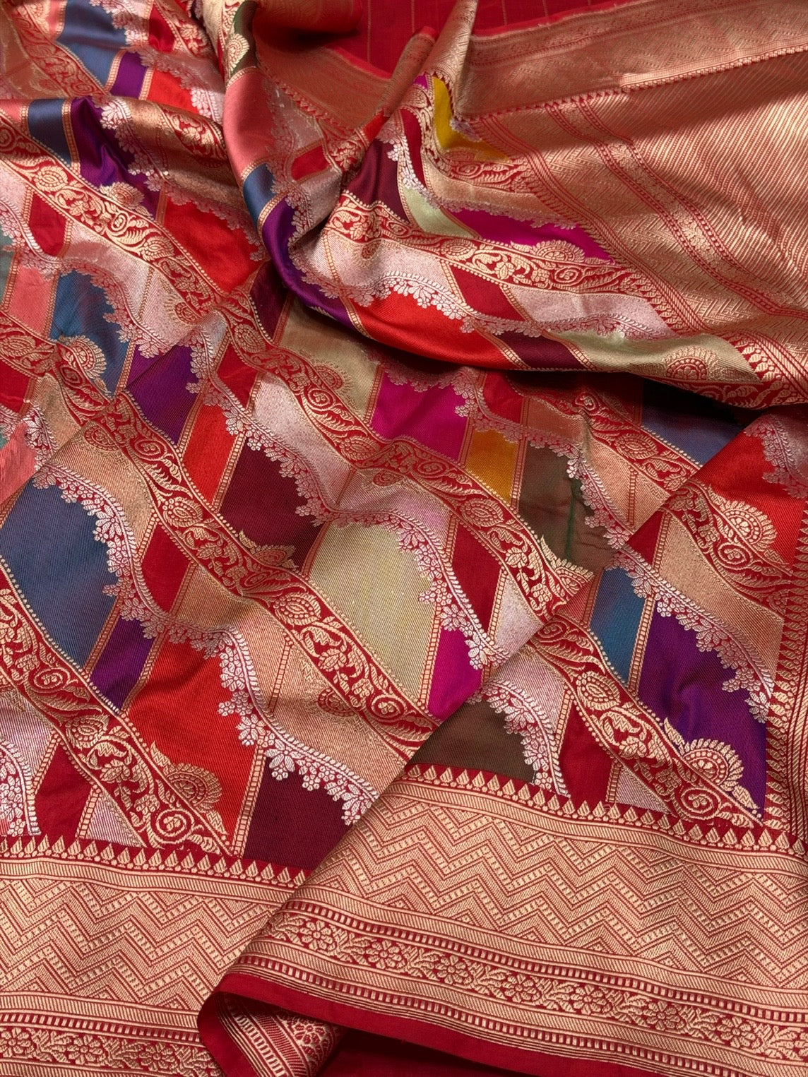 Red Handwoven Pure Banarasi Rangkaat Silk Saree