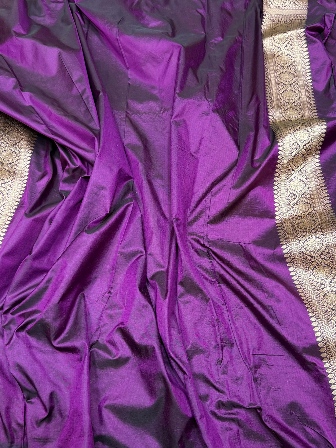Magenta Pure Banarasi Rangkaat Silk Saree – Cutwork Weave in 100% Pure Katan Silk