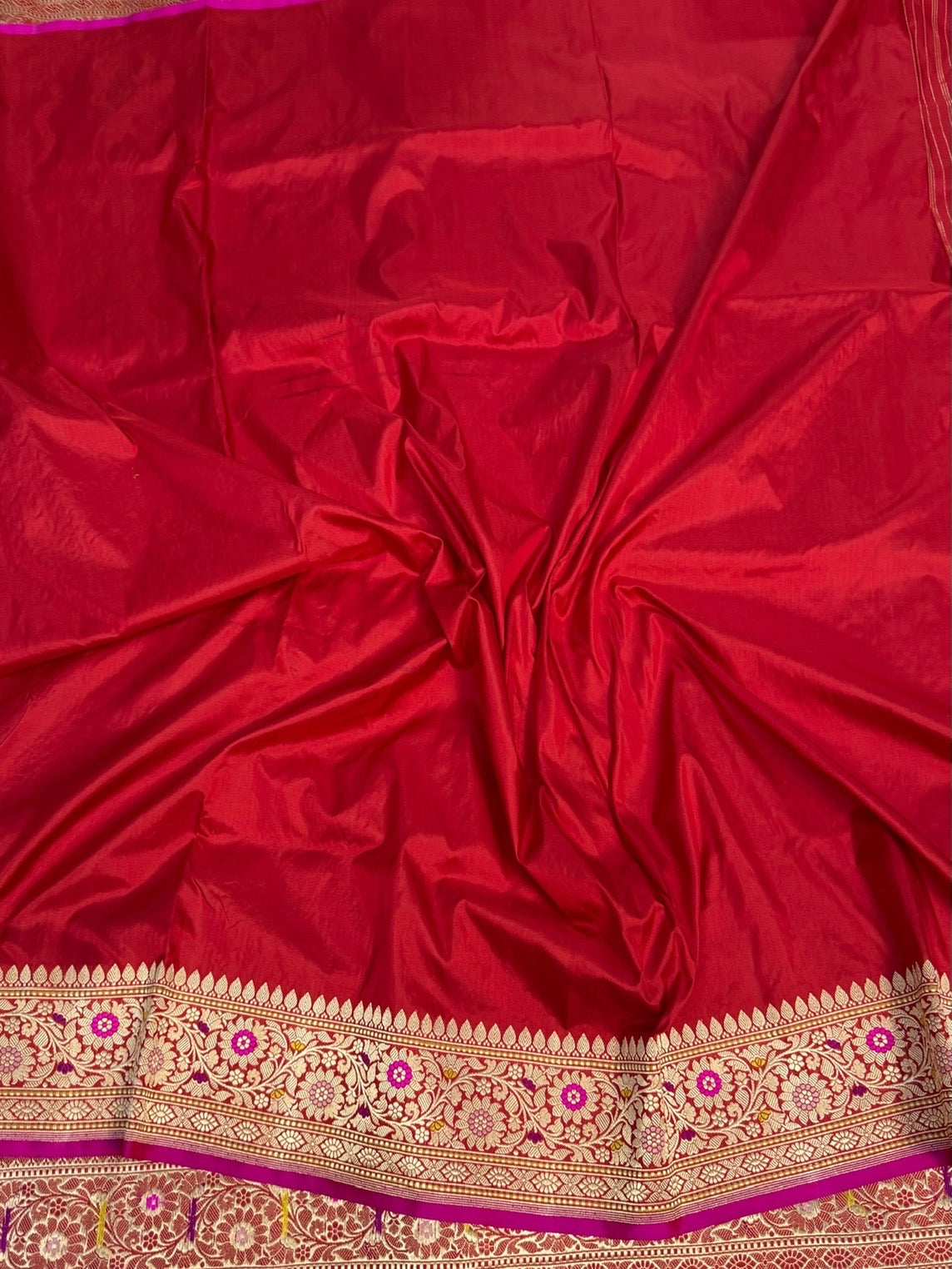 Red Handwoven Pure Banarasi Silk Saree in Kadwa Weave – 100% Katan Mulberry Silk