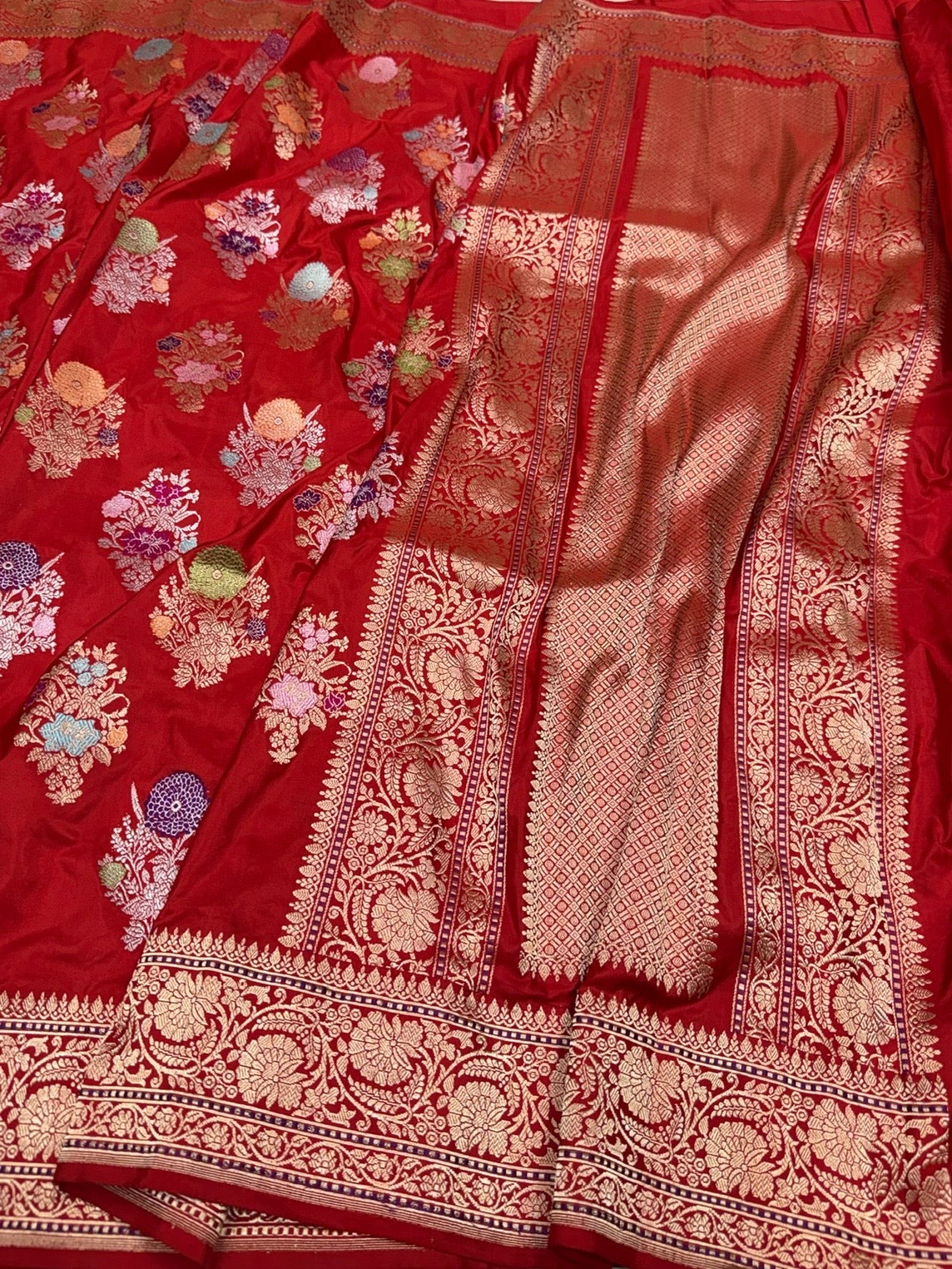 Red Handwoven Pure Banarasi Silk Saree in Kadwa Weave