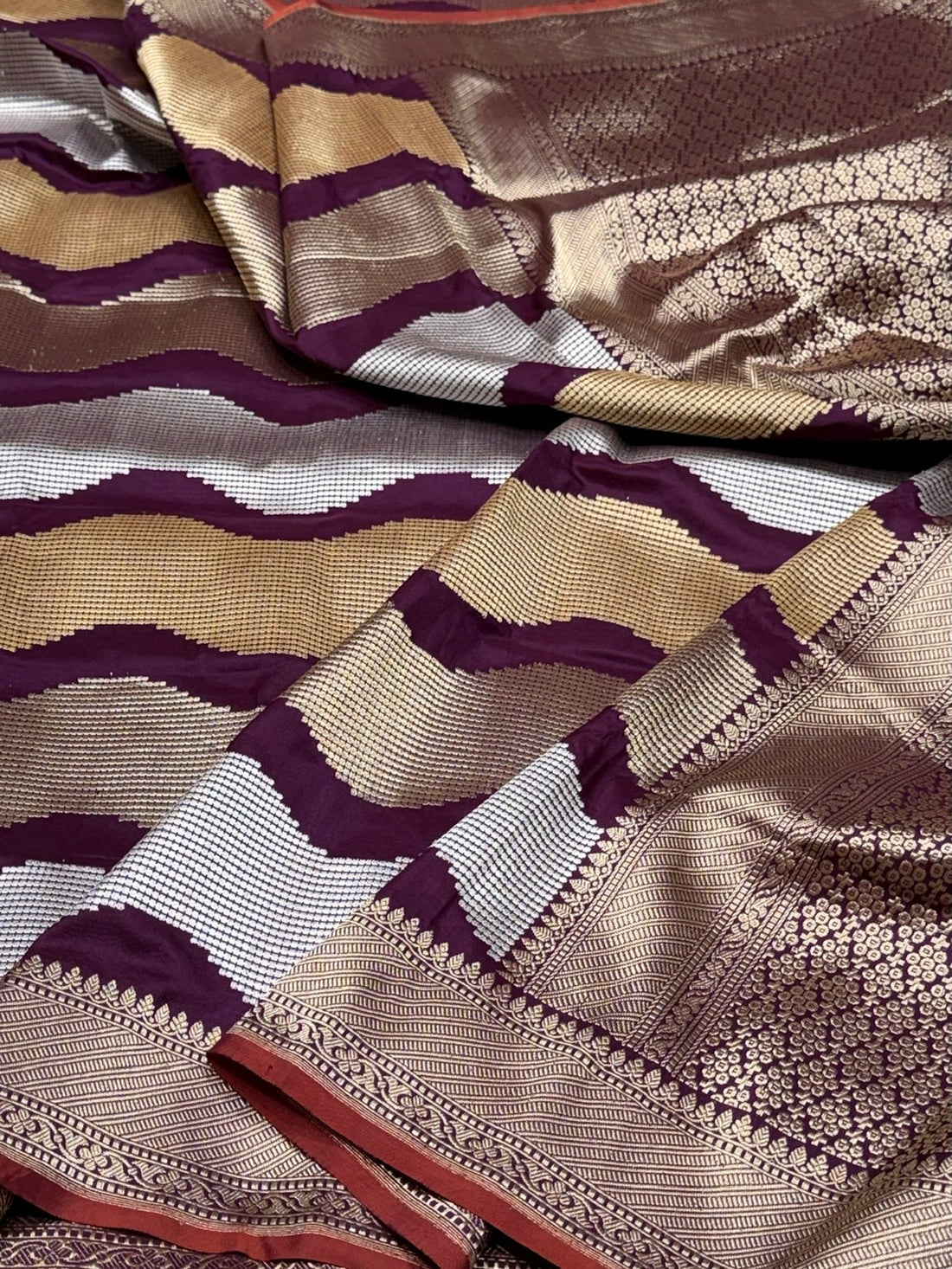 Magenta Handwoven Pure Banarasi Silk Saree