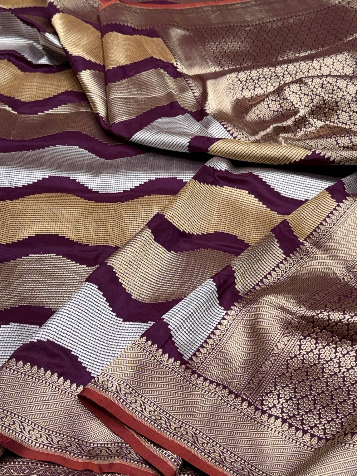 Magenta Handwoven Pure Banarasi Silk Saree