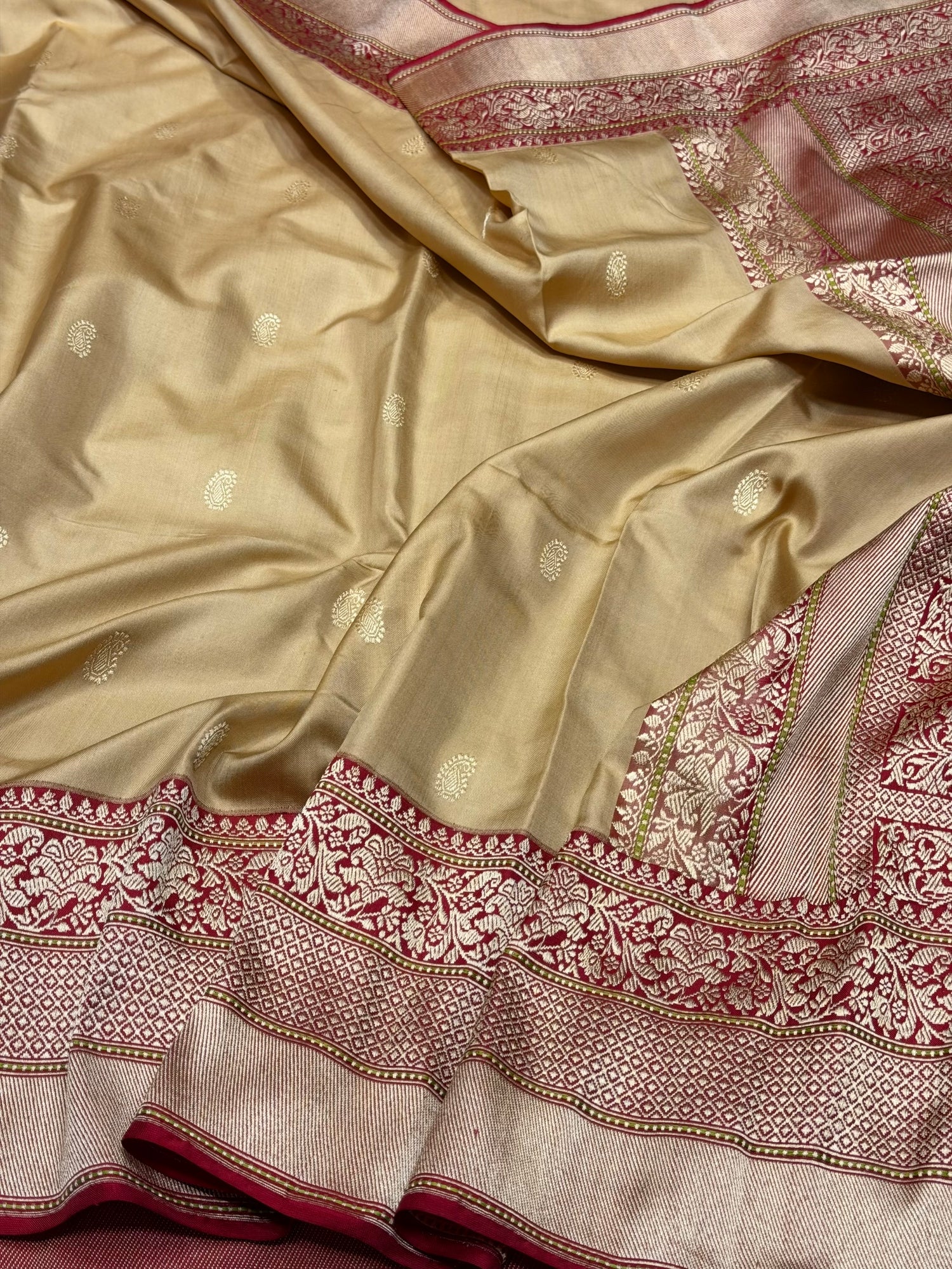 Beige Pure Banarasi Katan Ektara Silk Saree – Handwoven Kadwa Booti