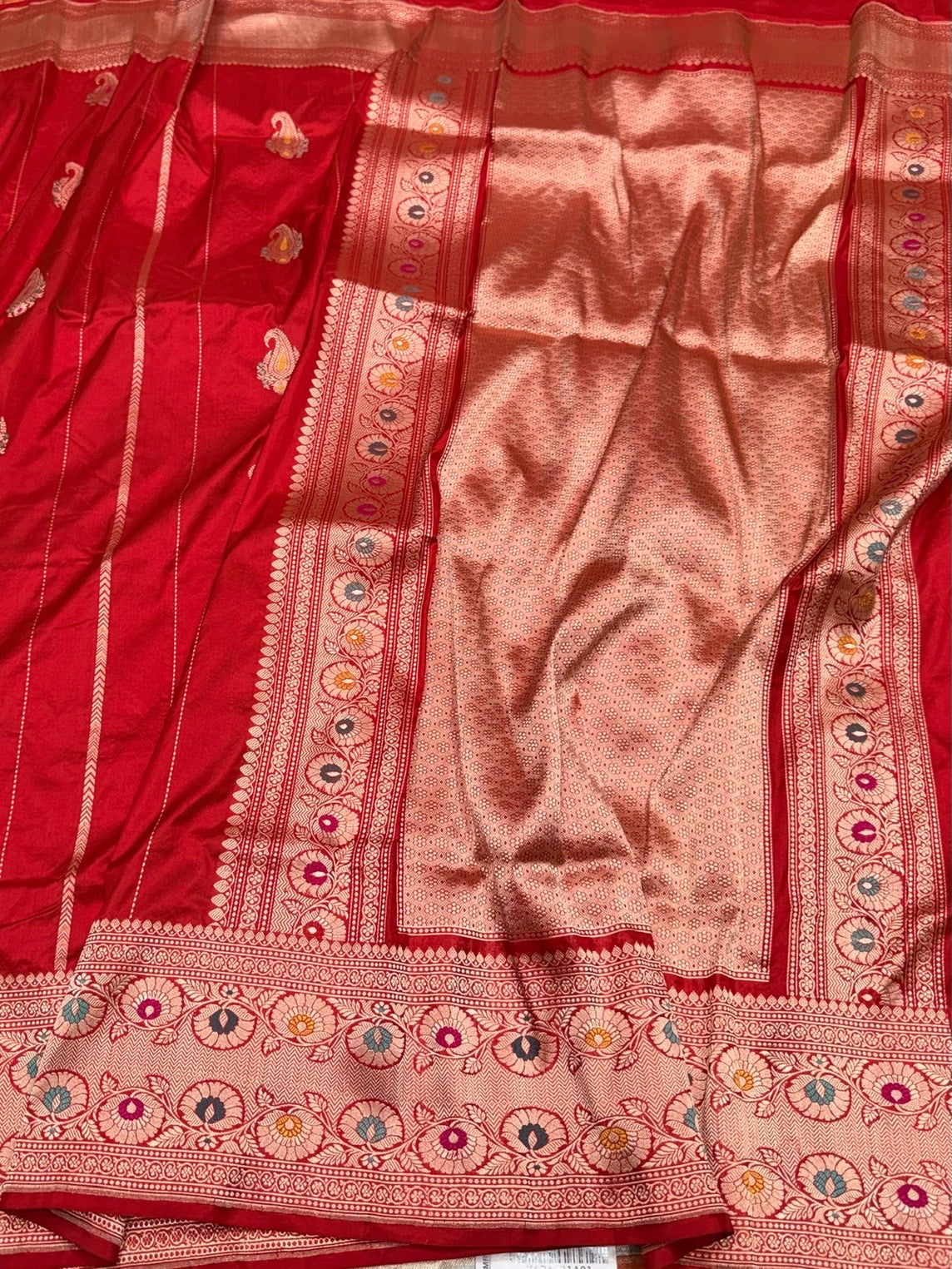 Red Handwoven Pure Banarasi Silk Saree in Kadwa Weave
