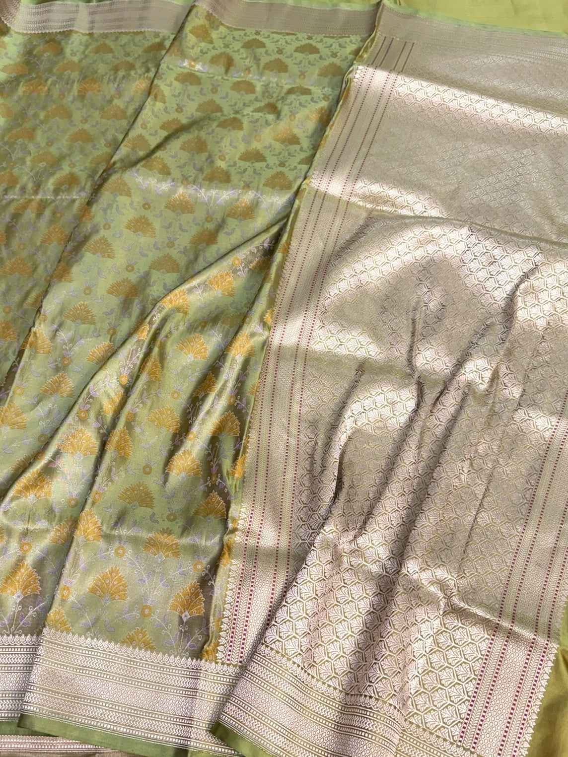 Pista Handwoven Pure Banarasi Satin Tanchoi Silk Saree