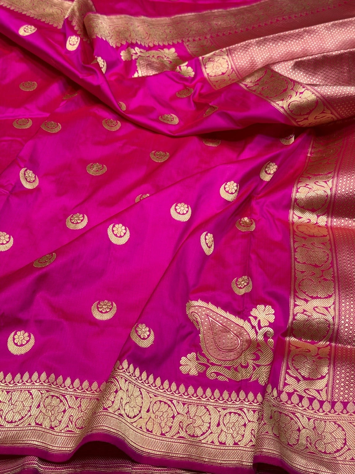 Rani Pink Handwoven Chand Tara Koniya Pure Banarasi Silk Saree – Kadwa Weave | Bridal Katan Silk | 100% Pure Mulberry Silk