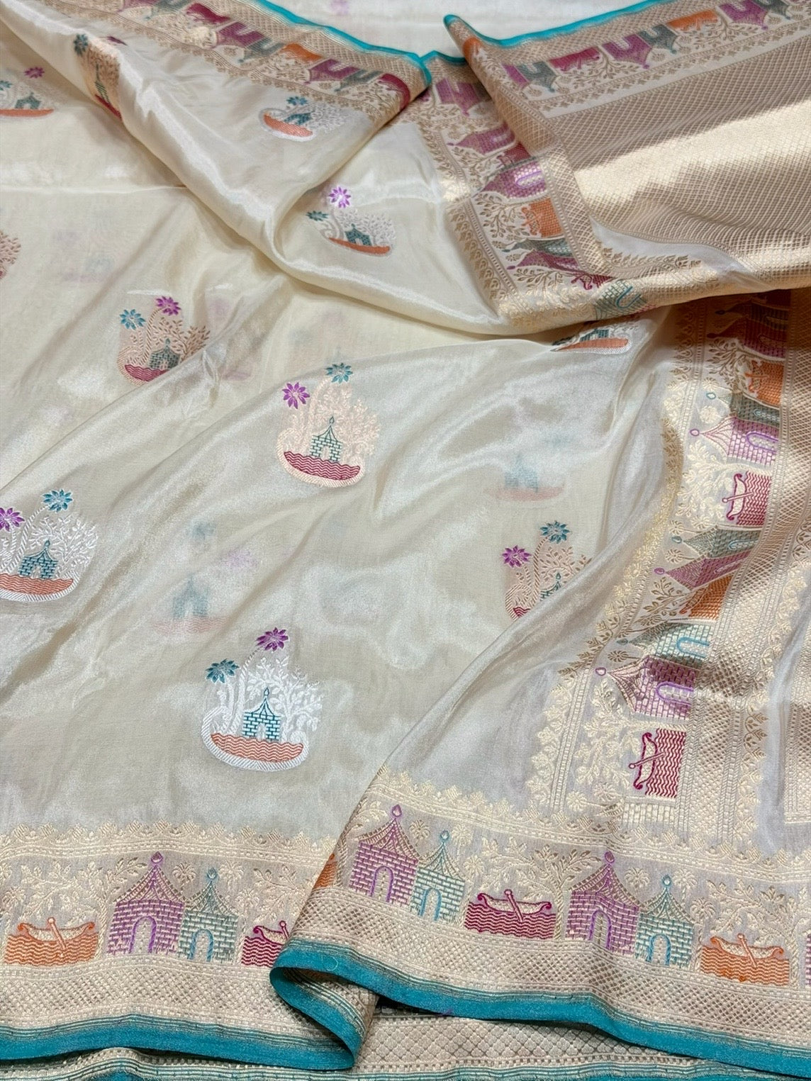 Ivory Handwoven Pure Banarasi Tissue Saree – Kadwa Weave, Pure Katan-Tissue Silk