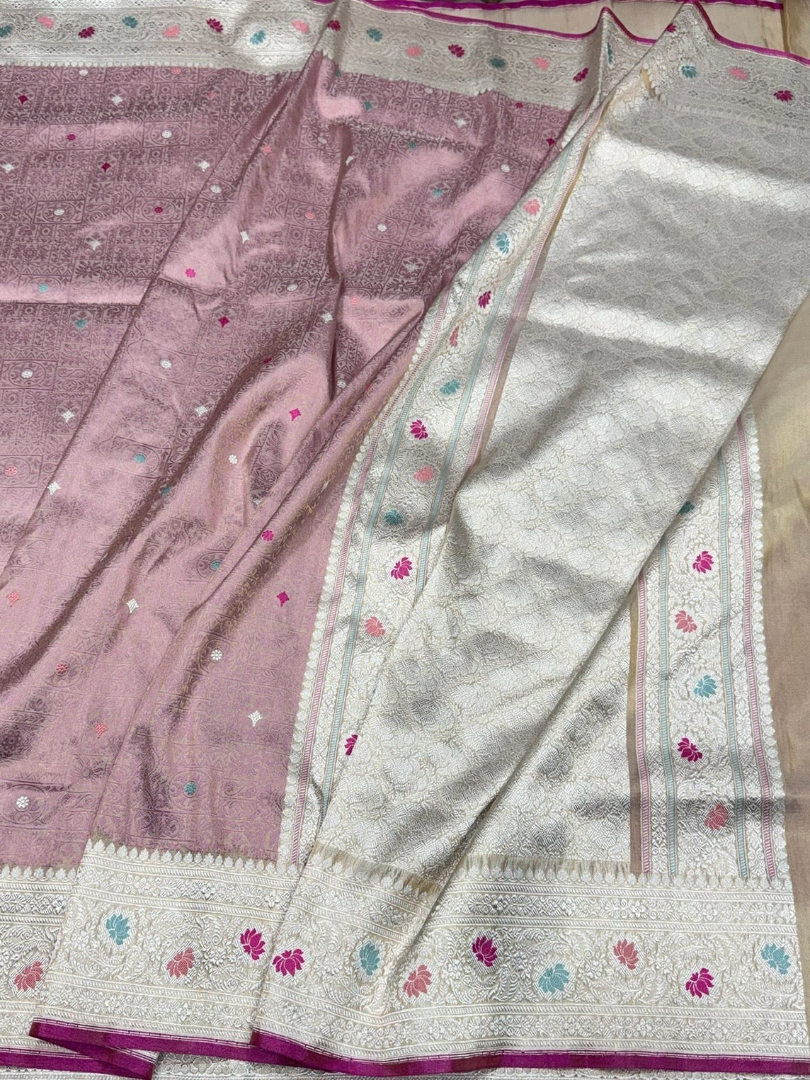 Pastel Pink Handwoven Pure Banarasi Tissue Silk Saree – Ektara Tissue, Kadwa Weave, Lightweight Banarasi