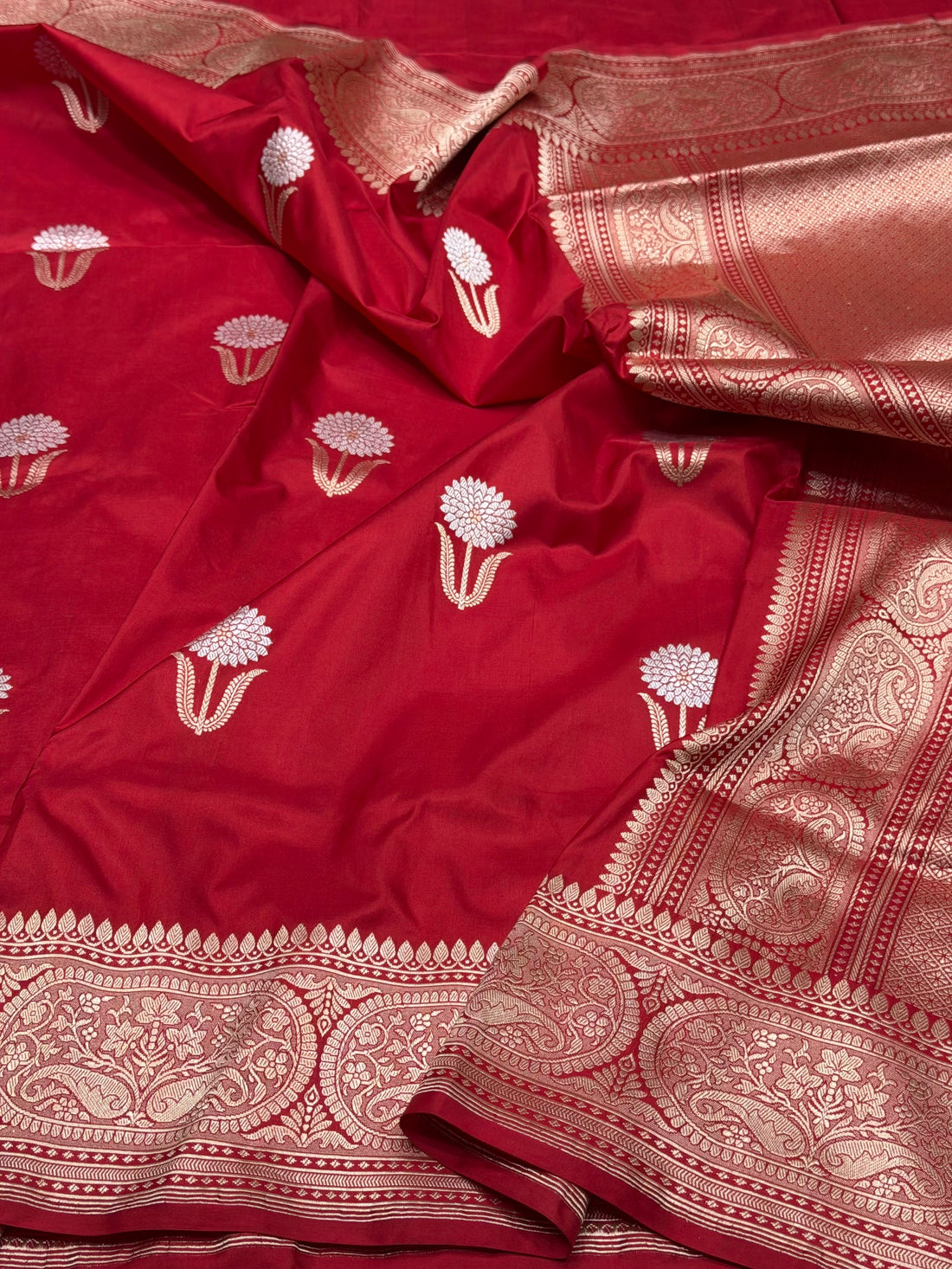 Red Handwoven Pure Banarasi Silk Saree – Katan Silk | Kadwa Weave | Elegant Traditional Banarasi Saree