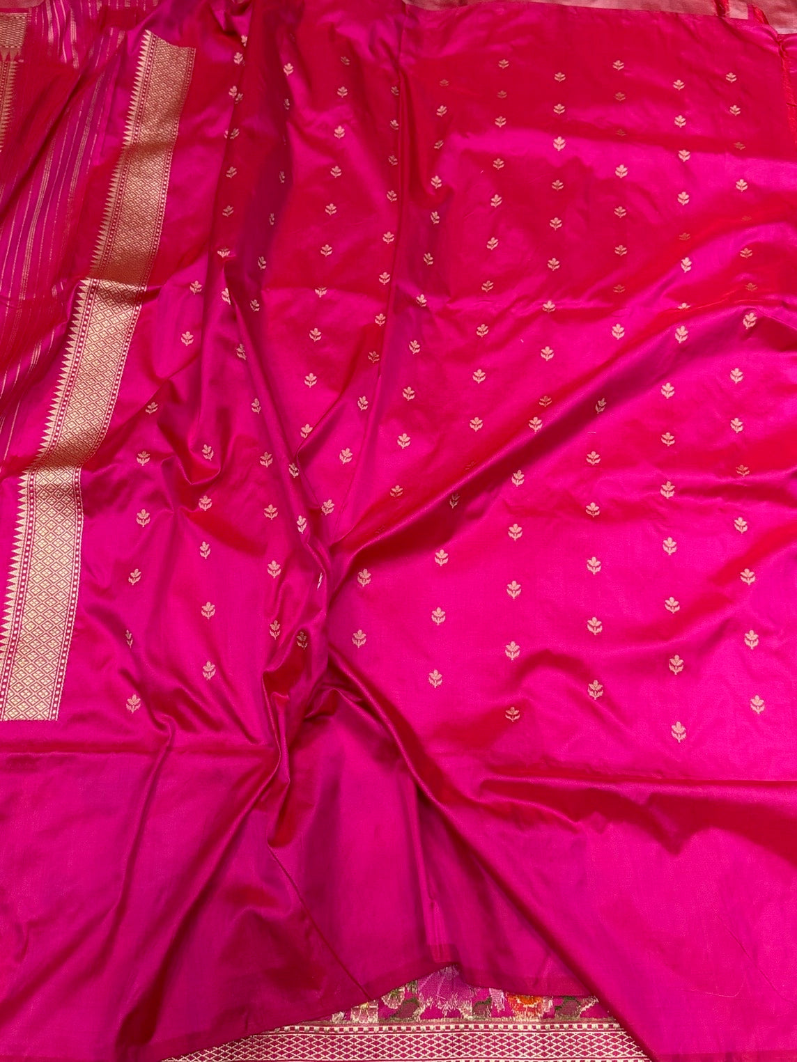 Gajiri &amp; Pink Handwoven Pure Banarasi Silk Saree – Kadwa Weave in 100% Katan Mulberry Silk
