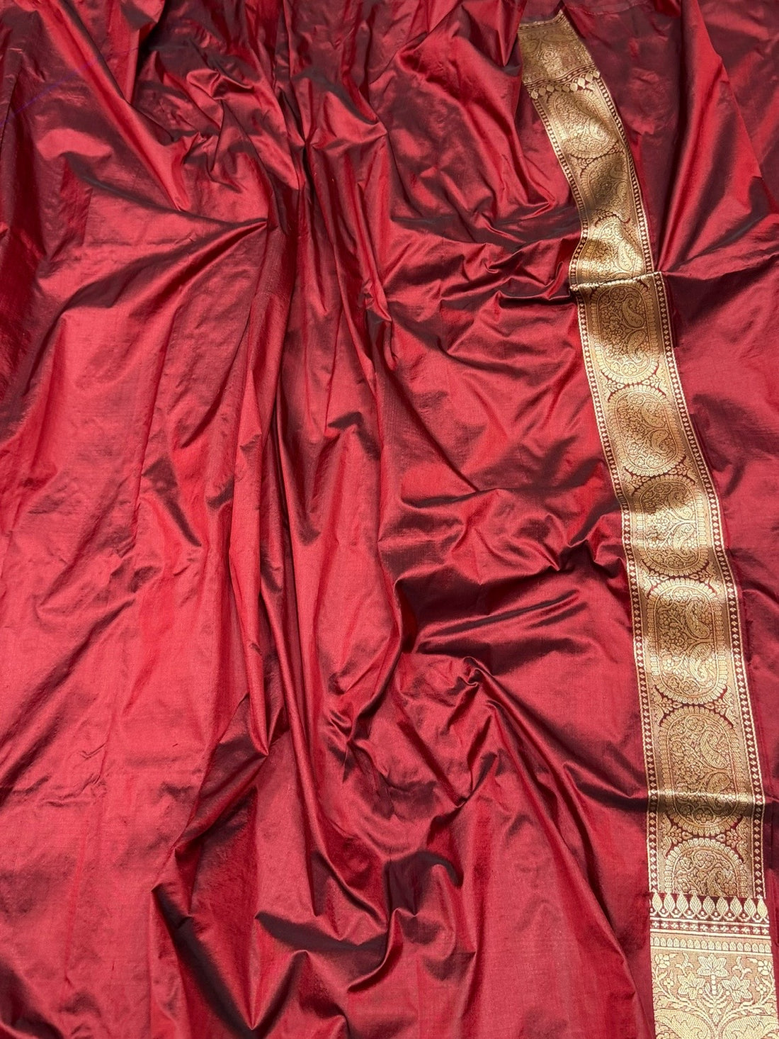 Maroon Handwoven Pure Banarasi Silk Saree in Kadwa Weave