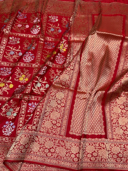 Red Handwoven Pure Banarasi Silk Saree in Kadwa Weave