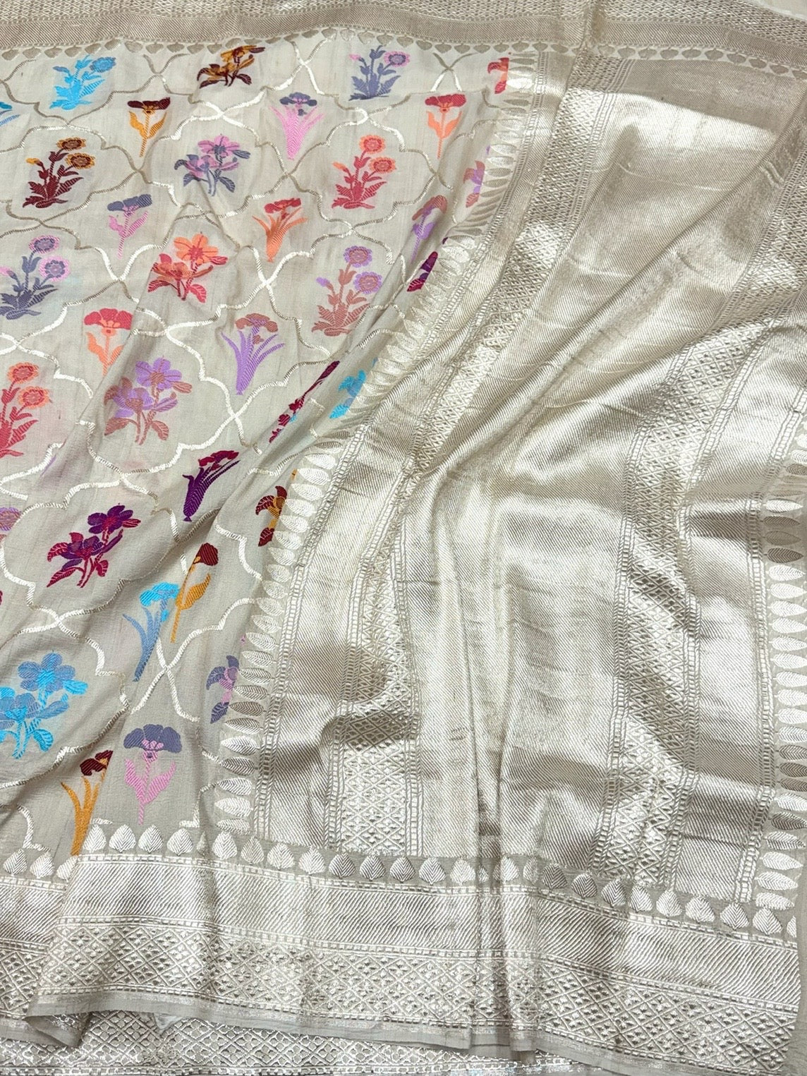 White Handwoven Banarasi Pure Tussar Georgette Saree