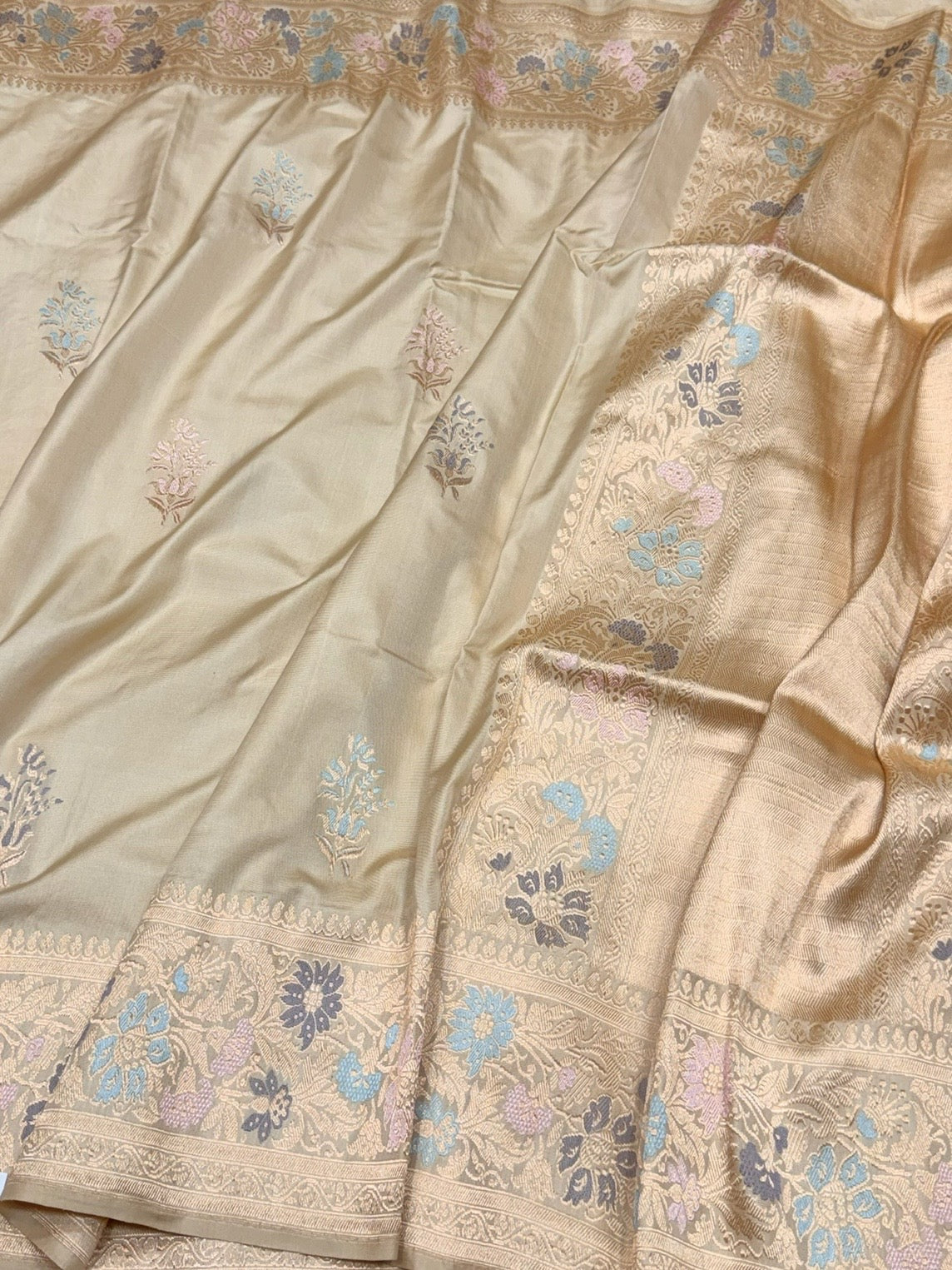 Cream Handwoven Pure Banarasi Ektara Silk Saree