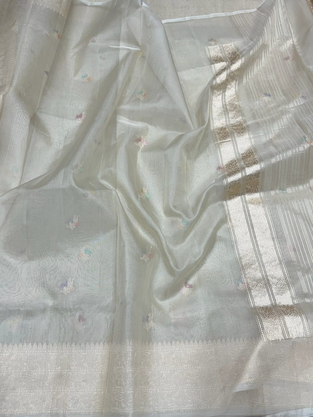 Ivory Handwoven Pure Banarasi Organza Silk Saree