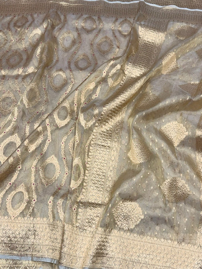 Champagne Gold Pure Banarasi Tissue Silk Saree | Pure Kora Tissue | Cutwork Technique | Lightweight Banarasi Saree