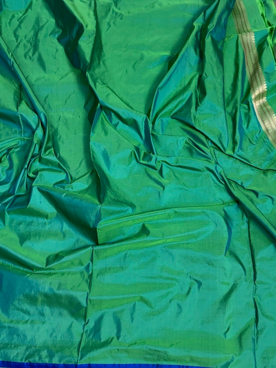 Green Handwoven Pure Banarasi Satin Tanchoi Silk Saree