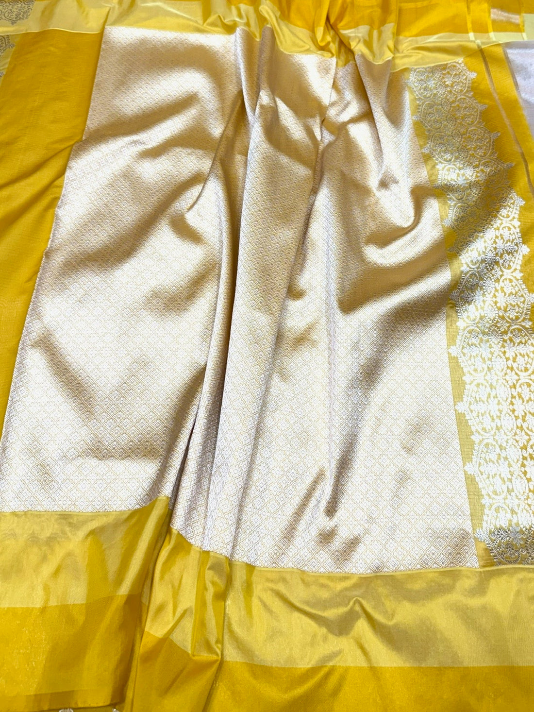 Gold Handwoven Banarasi Pure Tissue Saree